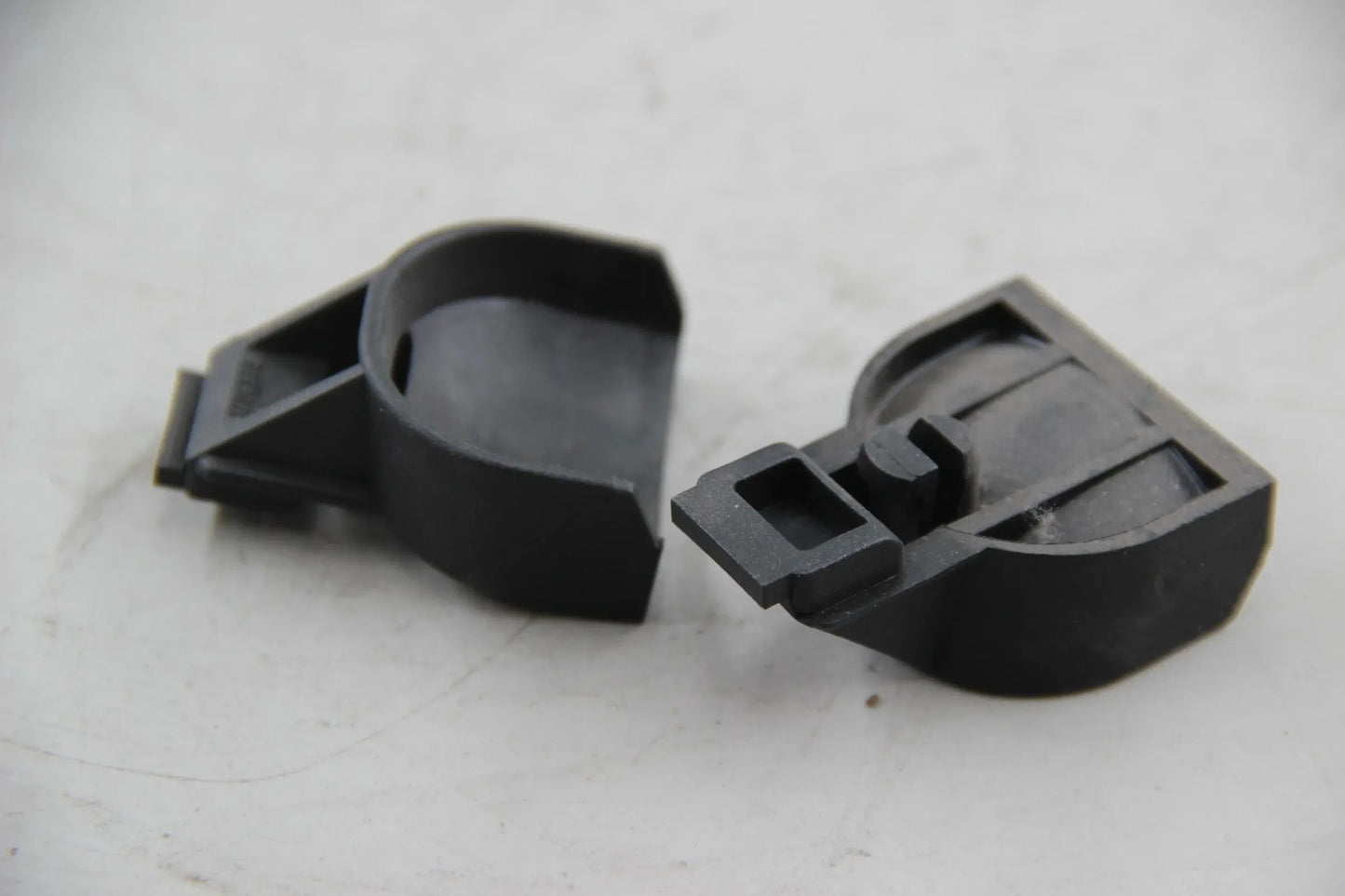 Original BMW E30 320i 325i E34 E32 Z1 2x Halter Wasserkühler 10MM 17111709333