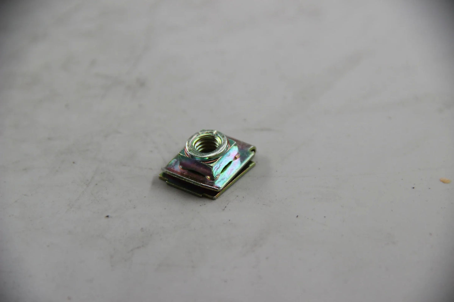 Original BMW E46 E60 E61 E63 E64 E65 E66 E53 E52 Clip NOS NLA 72128233294