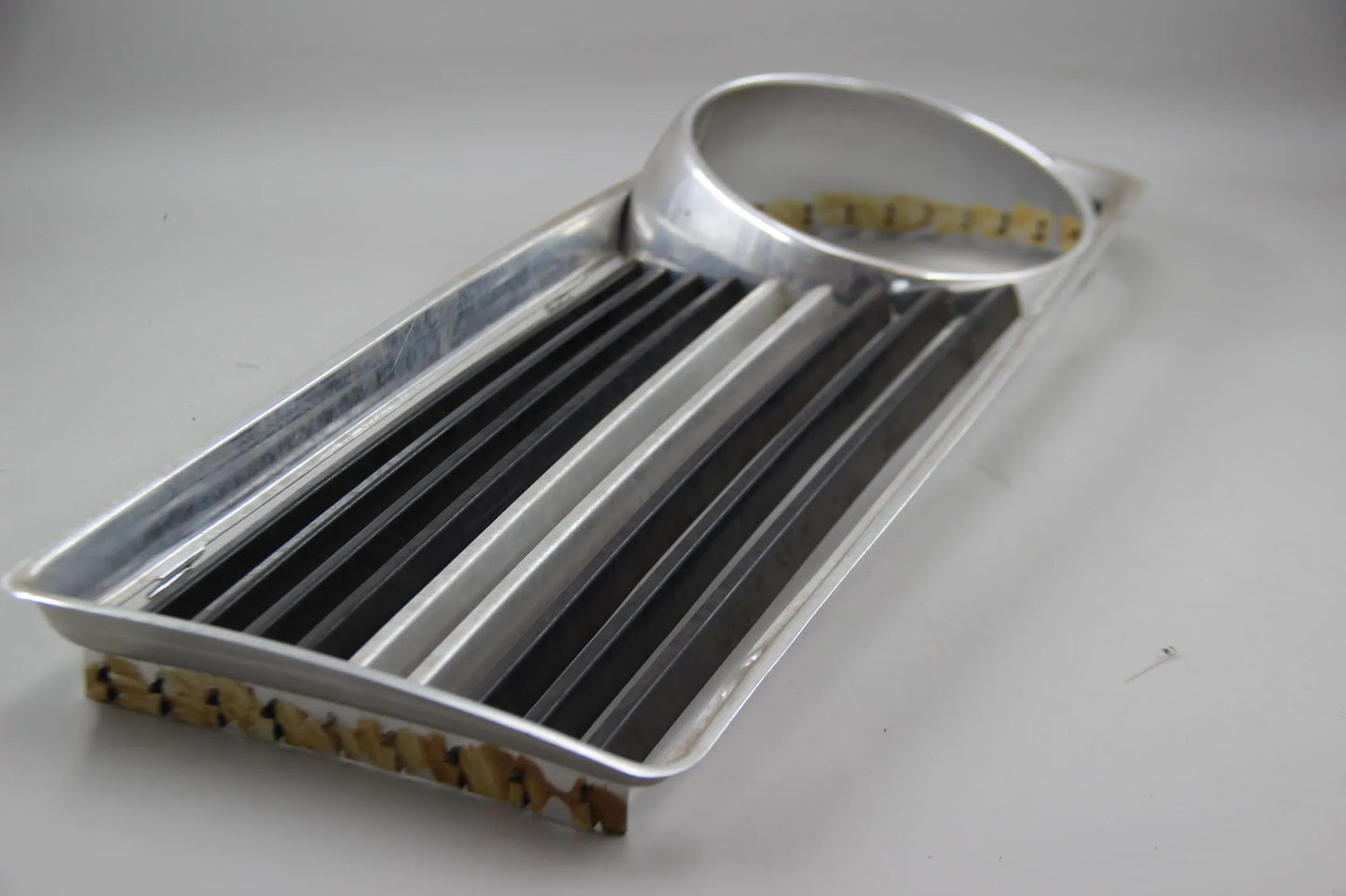 Original BMW NK 1800 4-Zyl. Ziergitter rechts schwarz-silber NOS NLA 51131802104