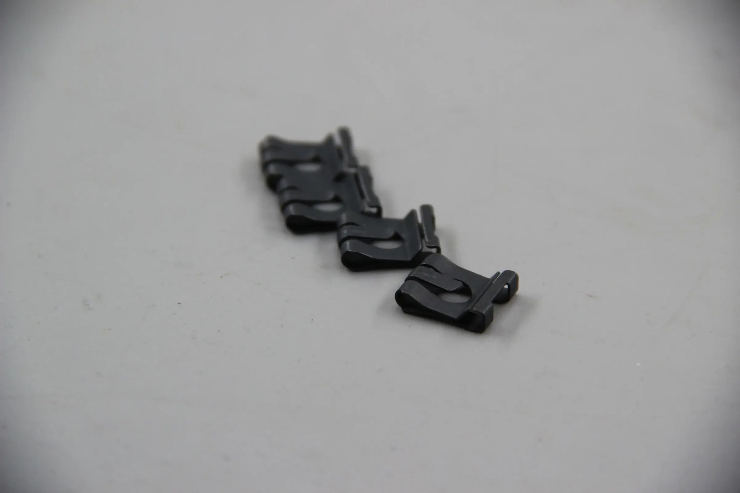 Original BMW E21 E30 E36 E12 E28 E39 E24 E23 E38 4x Klammer A5 07129934906