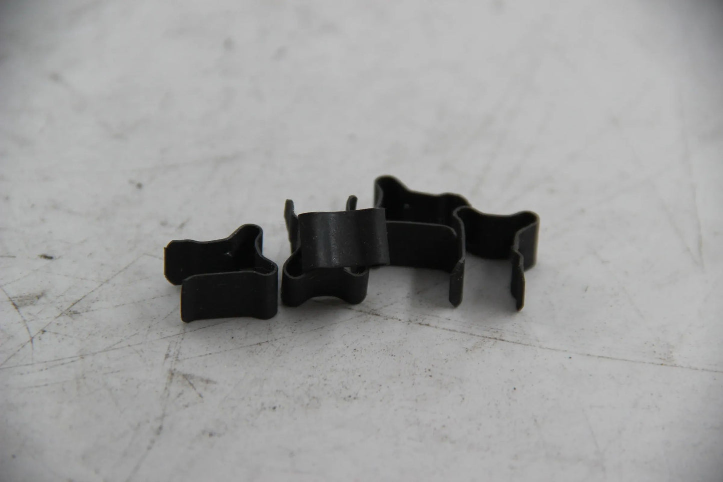 Original BMW E30 316i-325i M3 E28 E34 E24 E32 E31 Z1 5x Klammer 64111368019