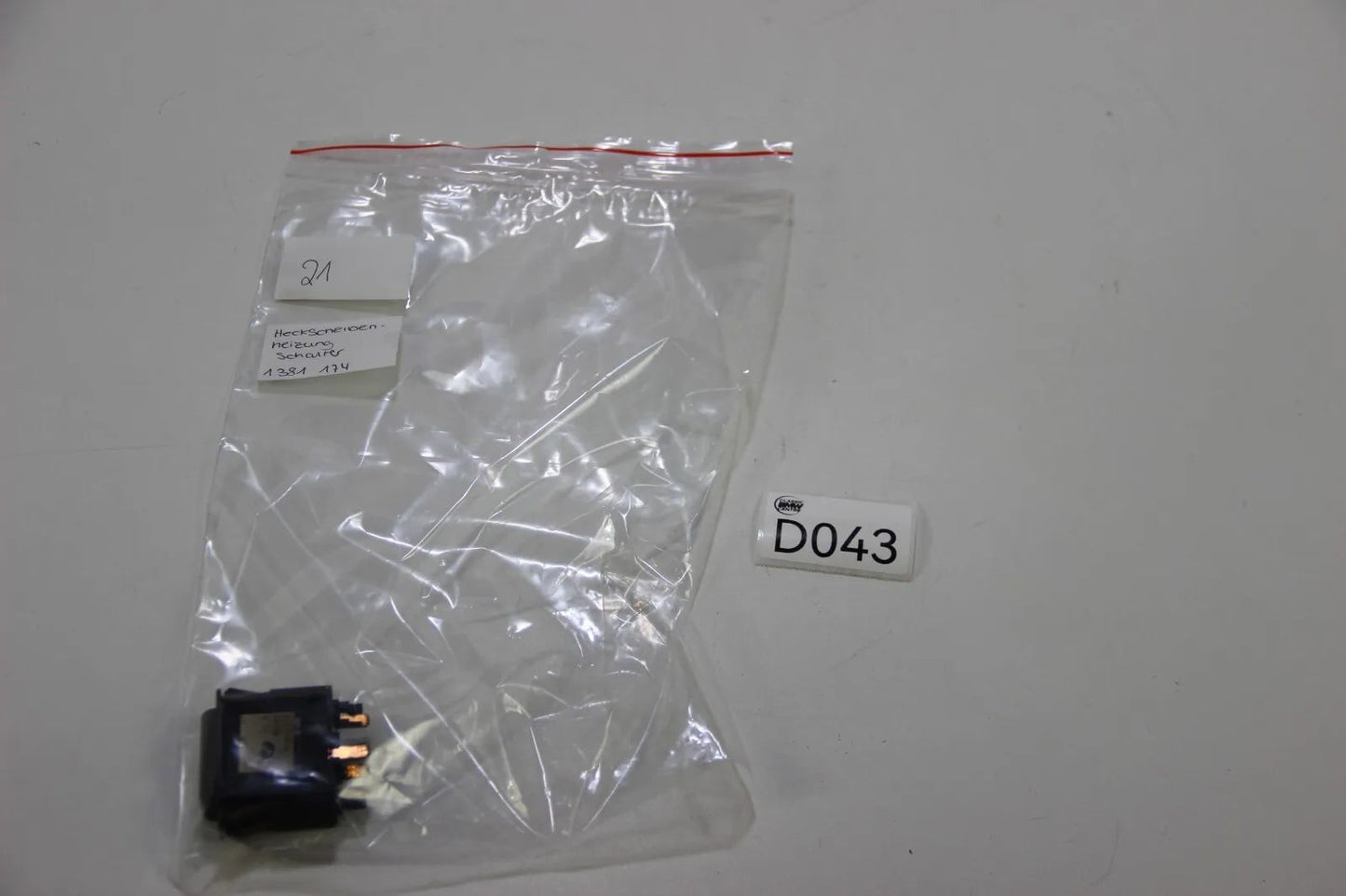 BMW E30 E24 E28 E23 Elektrischer Schalter Heizbare Heckscheibe 61311381174