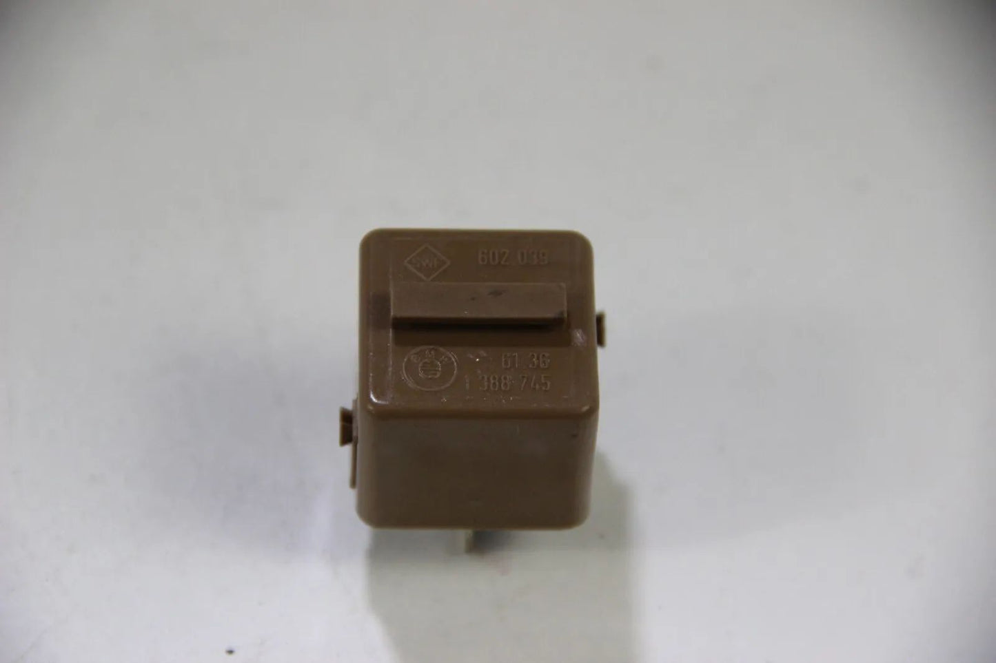 Original BMW Relais Relay mit Verrastung Schliesser Kontakt 61311388745