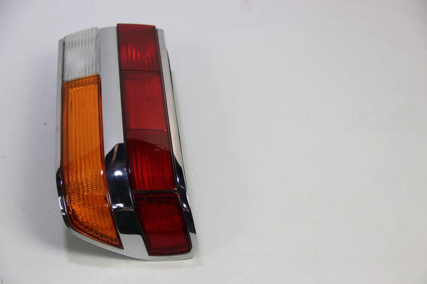 NEW OLD STOCK BMW E28 518-535 M5 Rücklicht links mit NSL 63211366769 Tailight