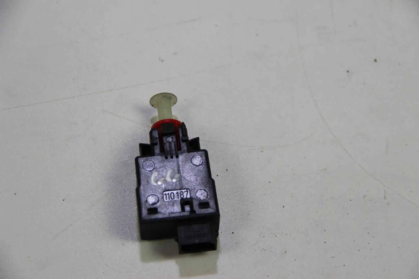 Original BMW CMSP E9 E30 E36 E28 E34 E32 Bremslichtschalter 2-Polig 61318360420