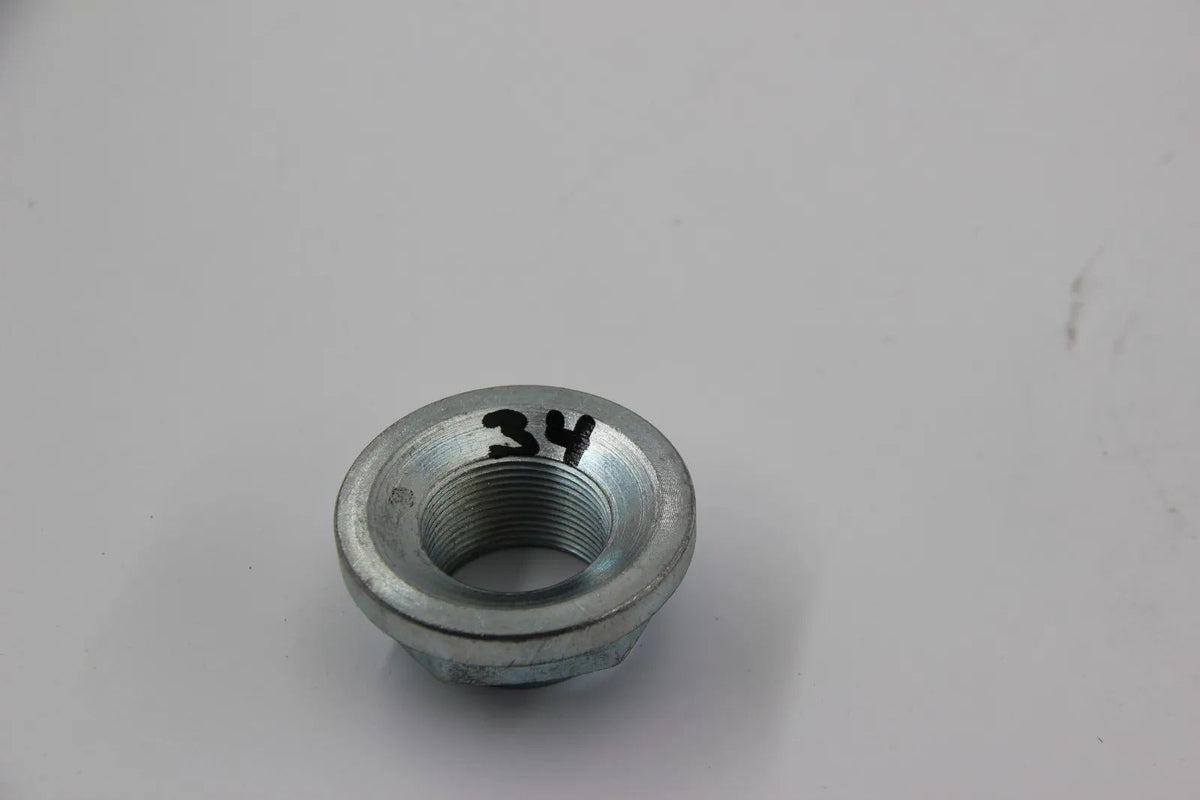 Original BMW M3 Gr.A E30 S14 E30 M3 E24 M6  Bundmutter Radlagerung 31211128336