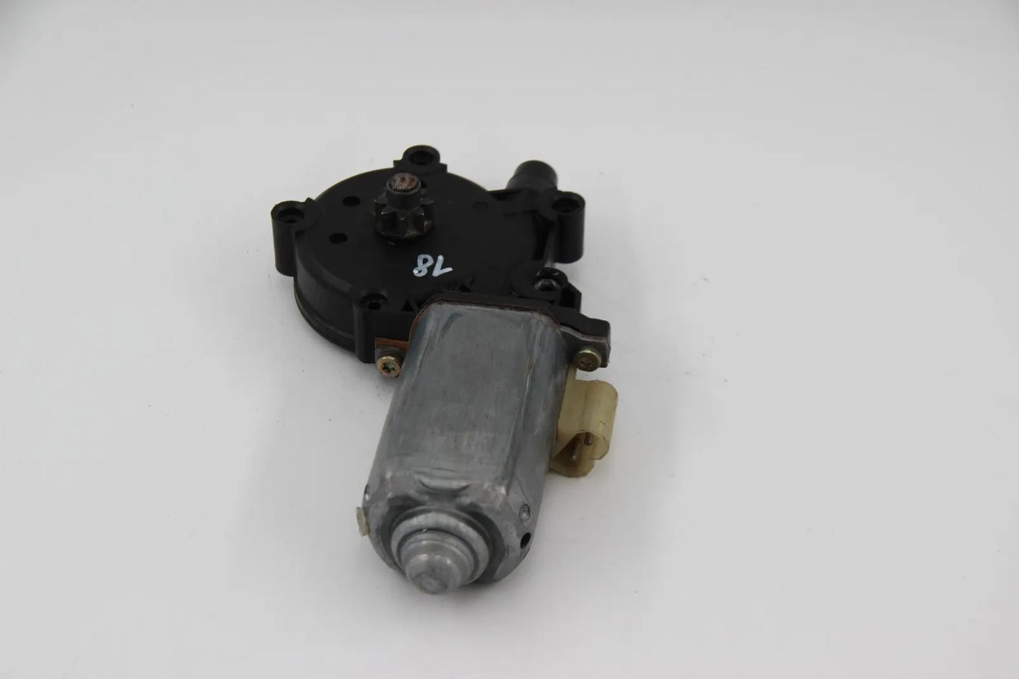 Orig BMW E32 730i 735i/L M30 750i/L M70 Flachmotor rechts NOS 51331374206