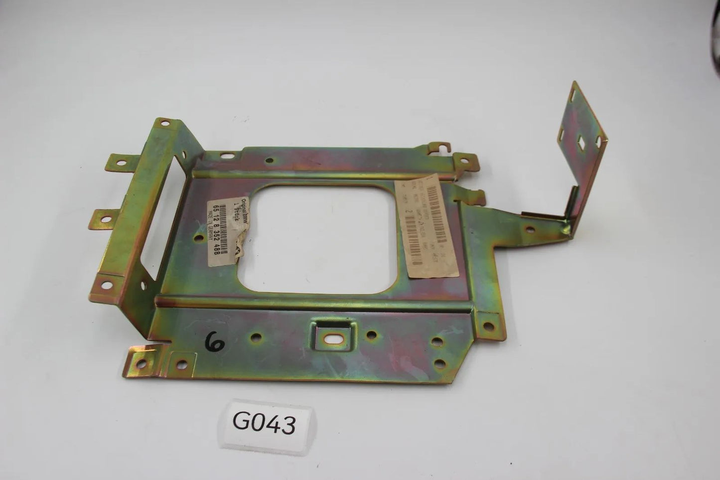 BMW E38 725tds-750iL 7er Grundträger Halter Bracket Träger Mount 65128352488