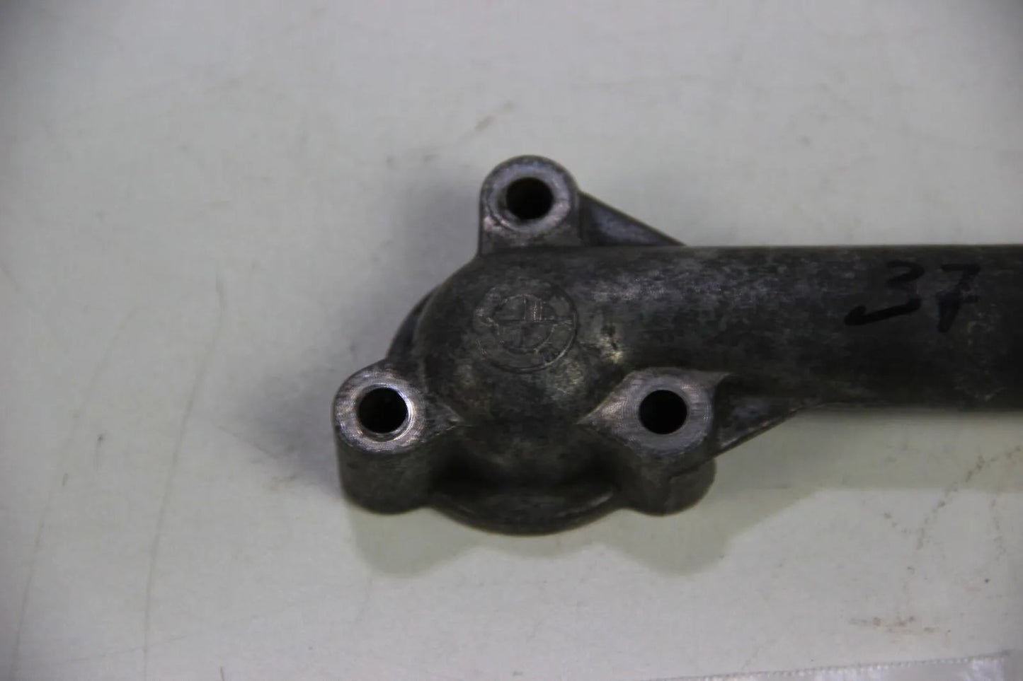 Original BMW E24 E28 E34 E32 M30 M88  Wasserflansch Zylinderkopf Hinten Kurz