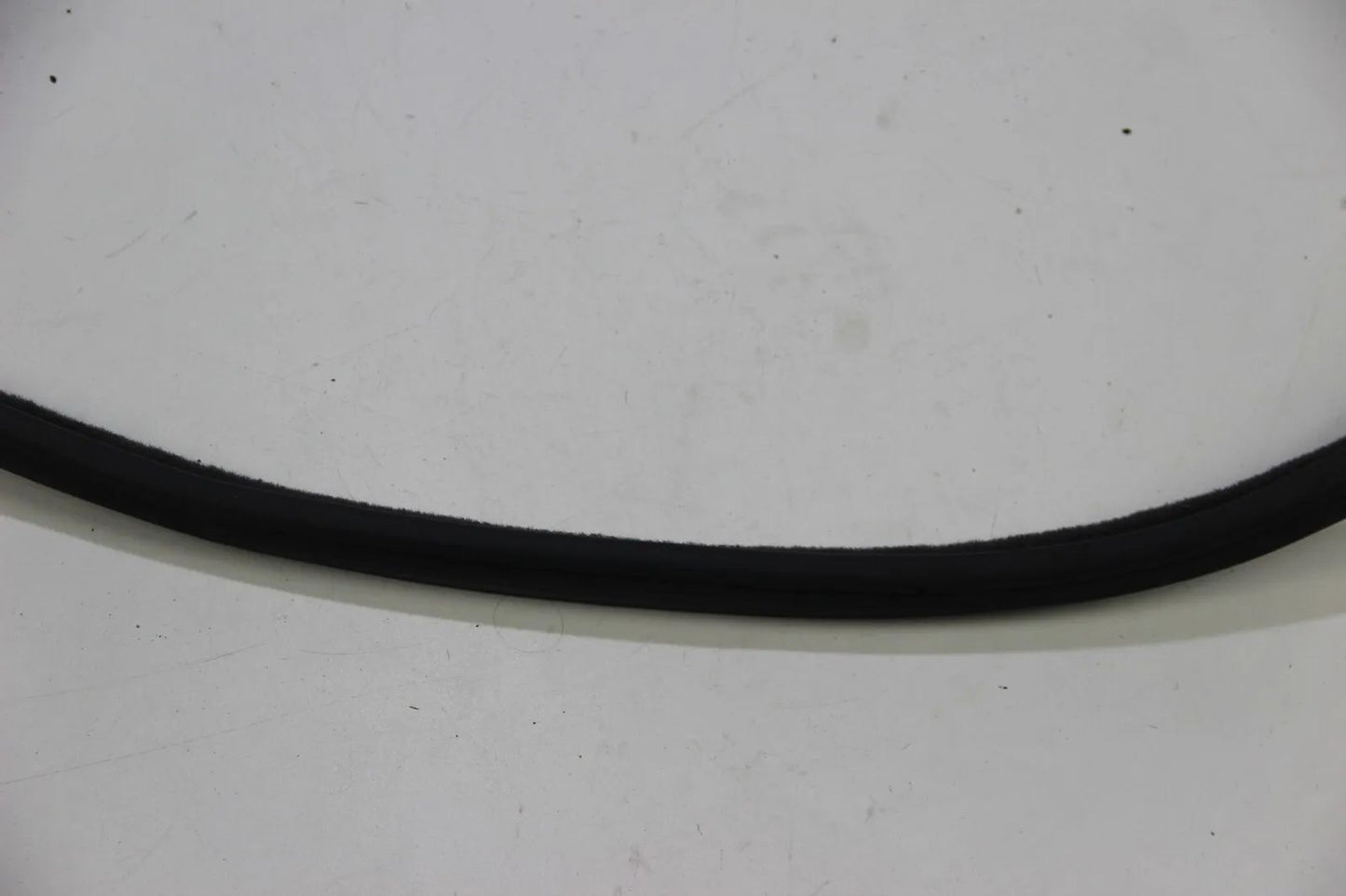 BMW E30 4-Türer Limo Touring 316i-325i Türdichtung hinten links Kantenschutz