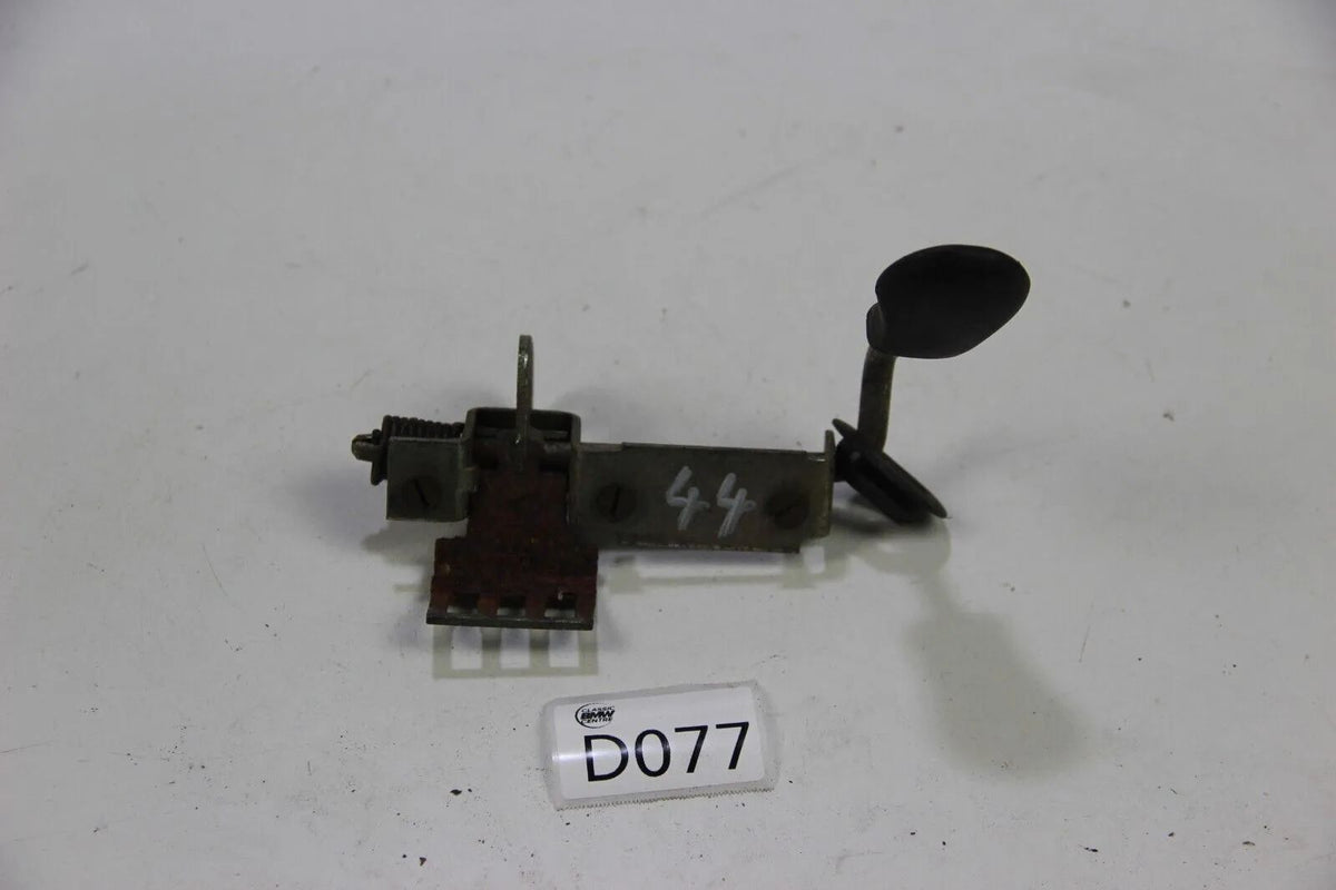 BMW E12 E21 E24 E3 E9  Sitzraste Sitzverstellung außen links 52101803731