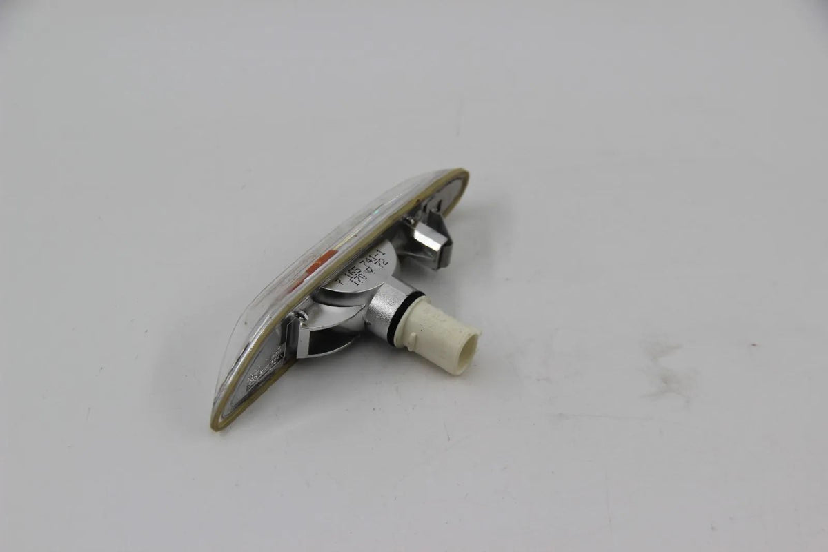 Original BMW E60 E60 FL E61 E61 FL Zusatzblinkleuchte weiss links 63137165741