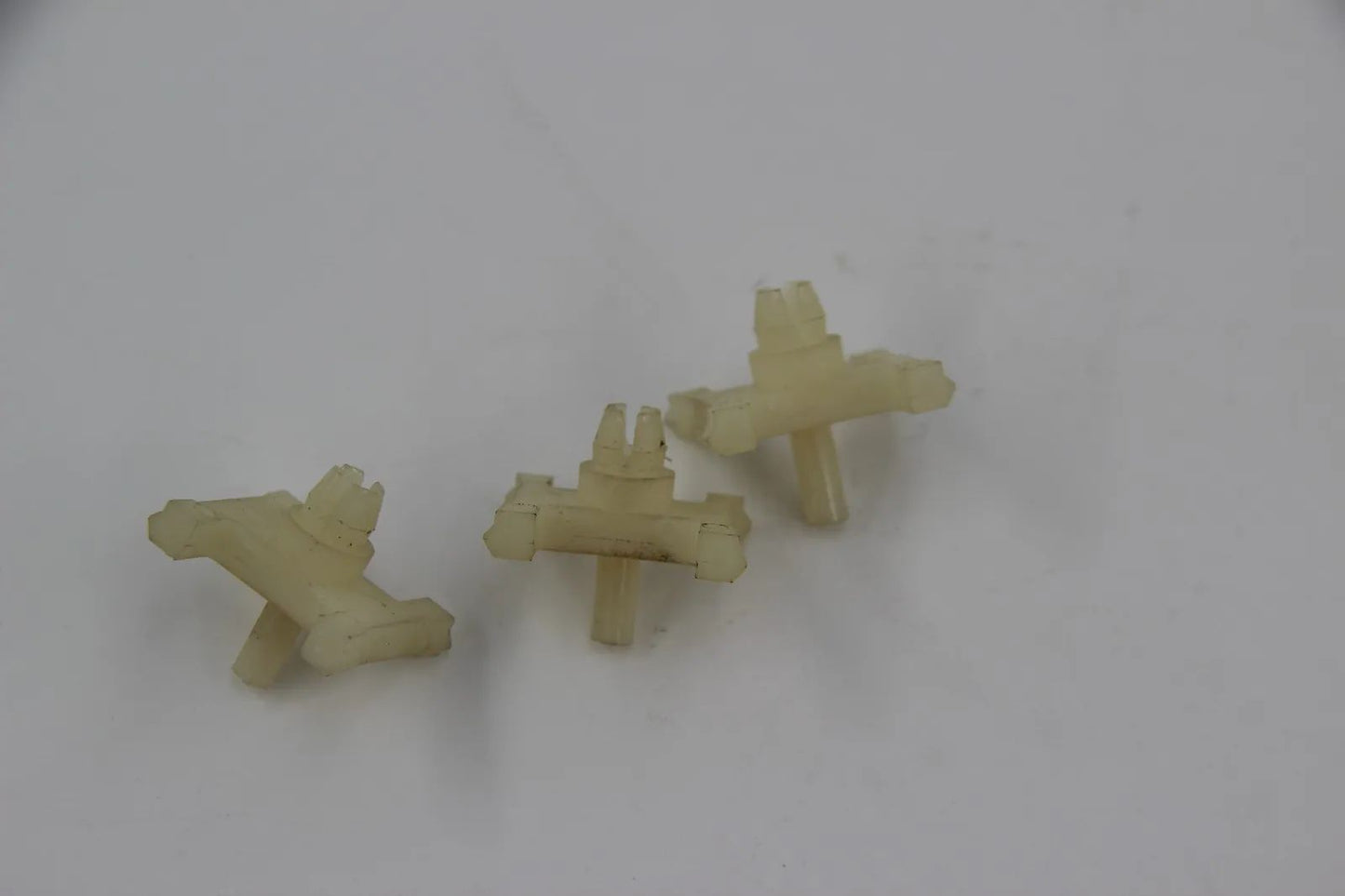 BMW E23 7er 728i-745i 3x Klammer Clip Clips Blende Trim NOS 51131848664 Neu