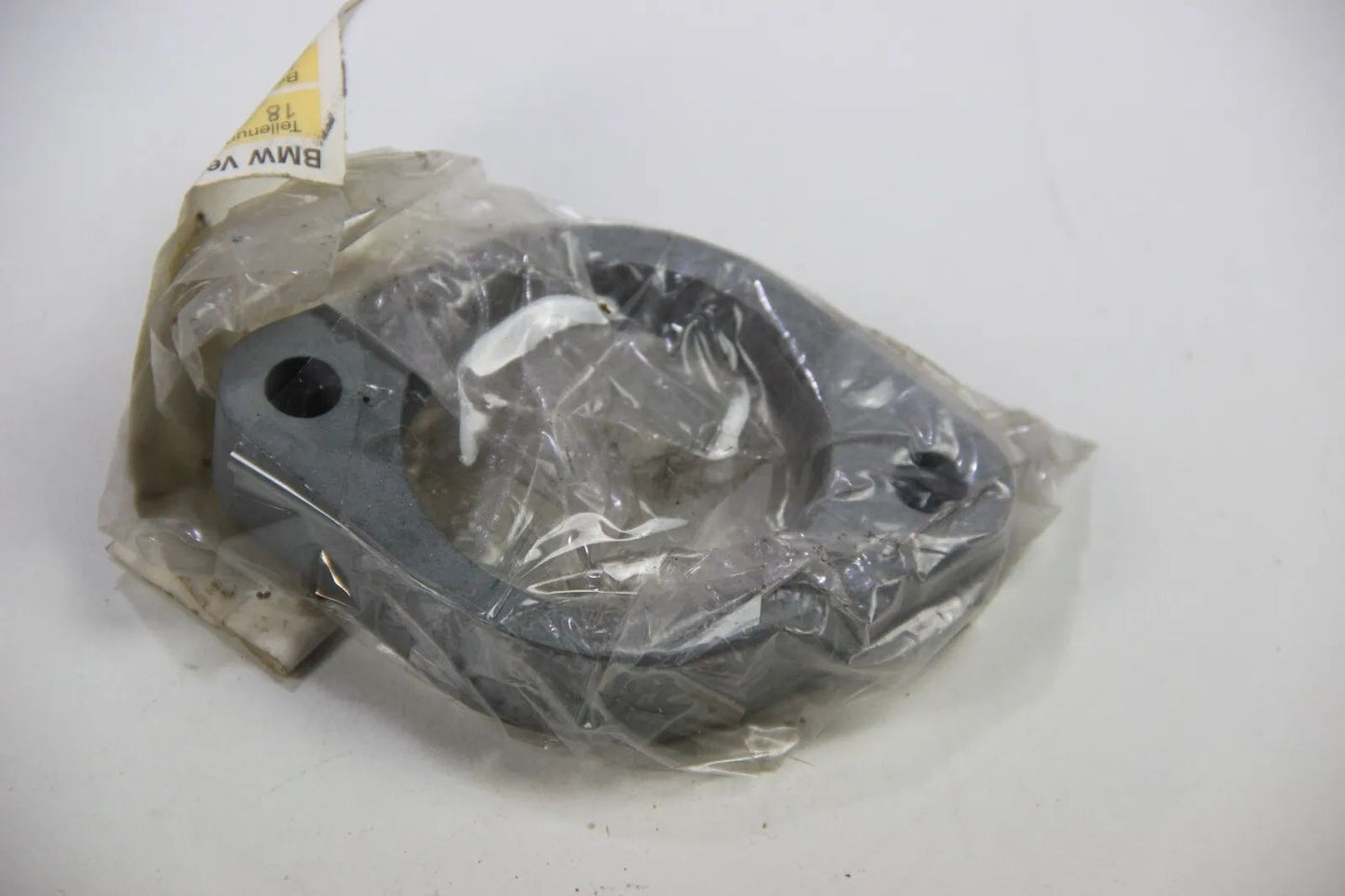 NEU BMW Original E28 E34 E24 E32 Flansch 18111712070 3er 5er 7er