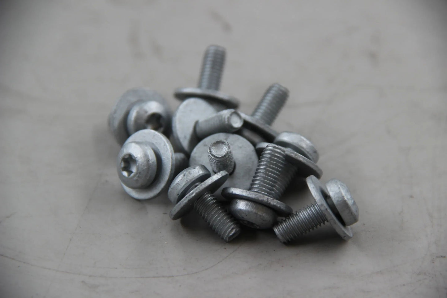 Orig. BMW E36 E46 E39 E63 E38 10x Torxschraube mit Scheibe ISA M6X14 51238165153