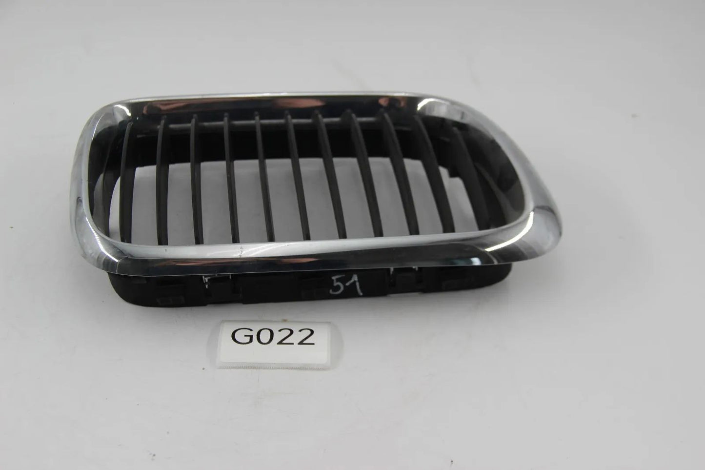 Original BMW E36 3er 316i-328i Ziergitter Niere Vorne Rechts Chrom 51138195094