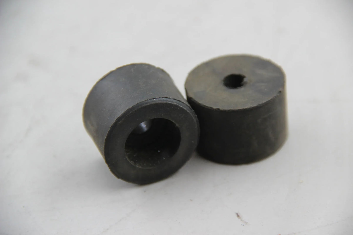 Original BMW E21 320 323i E30 316i-325i M3 E28 E24 2x Gummilager 17111150984
