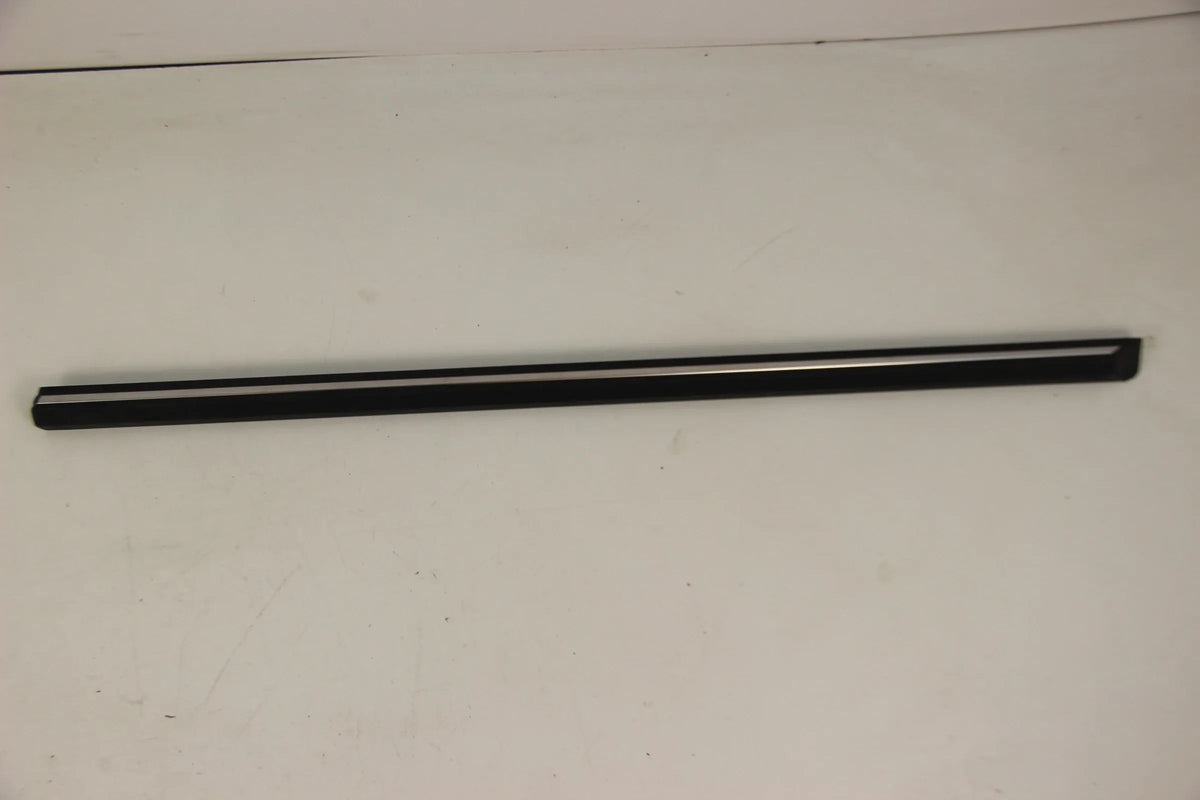 Original BMW E30 316i-325i Stossleiste Tür vorne rechts CHROM 51131904770