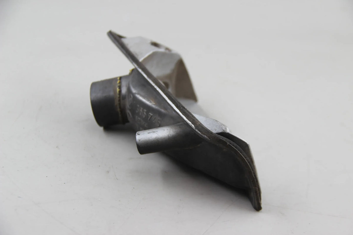 Original BMW E21 Blinker Halterung ohne Scheibe/Plastik Gehäuse links 1365745
