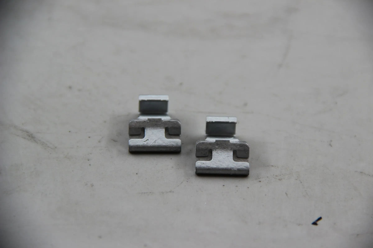 Original BMW E60 525d 530d 530xd 535d E61 525d 530d E83 2x Clip 12517799868
