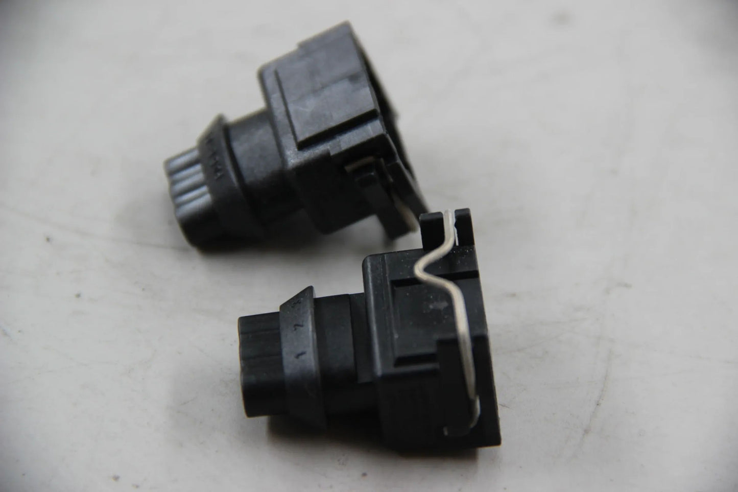 Original BMW E36 320i-328i M3 E39 E38 Z3 2x Steckergehäuse 3-POL 12521732597