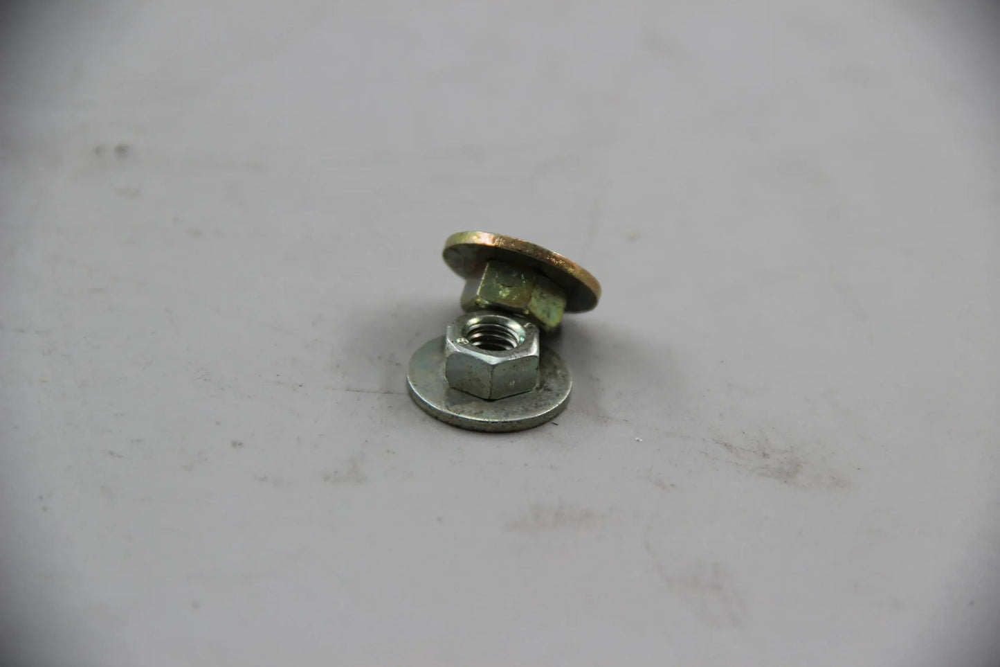 Original BMW E36 318i E34 E38 E31 2x Sechskantmutter mit Scheibe BM6 07129946302