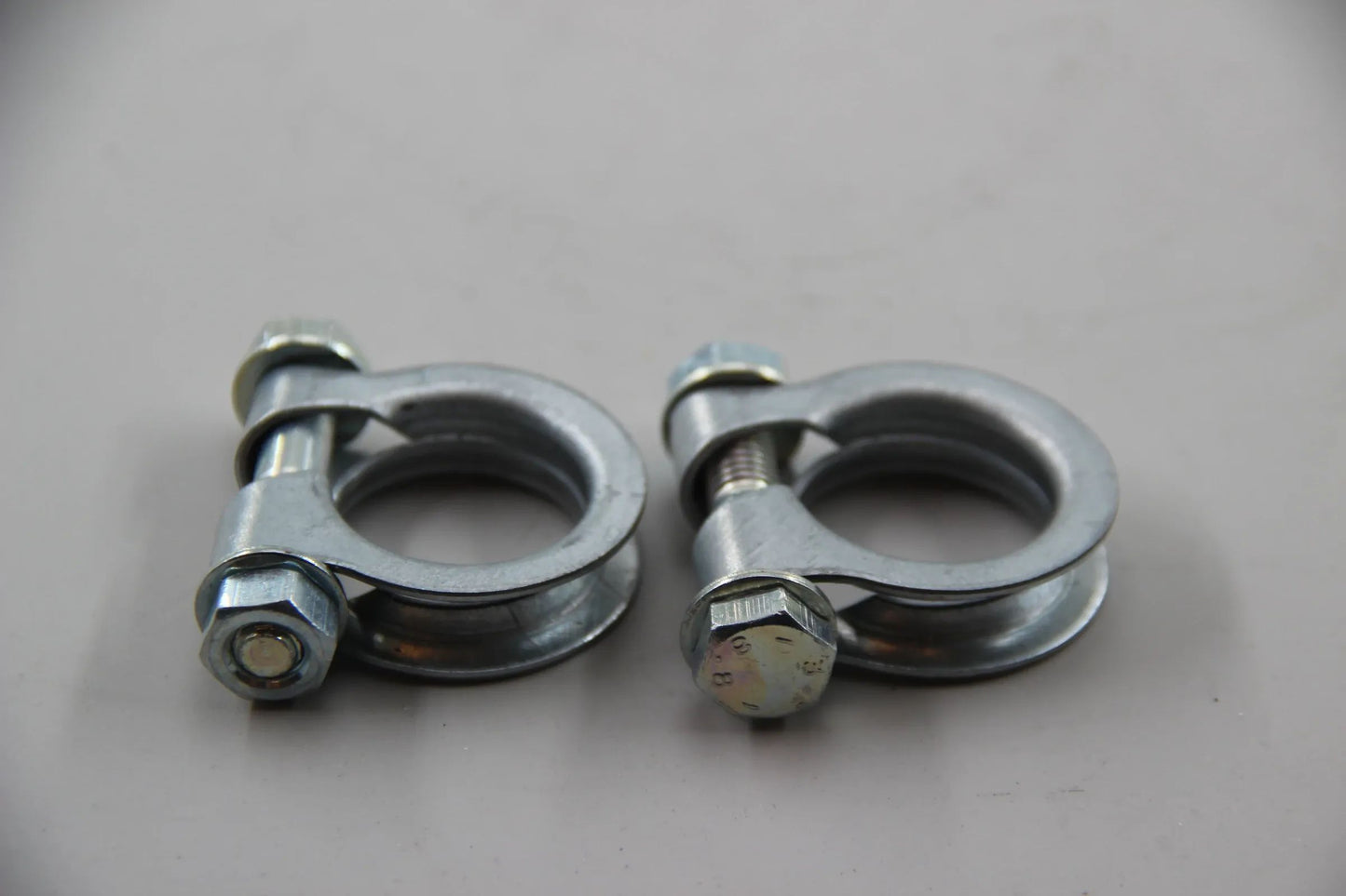 Original BMW 2x Rohrschelle 82399405576