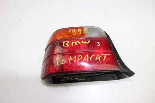 Original BMW E36 3er  Rückleuchte Rücklicht links 8353805 compact ti