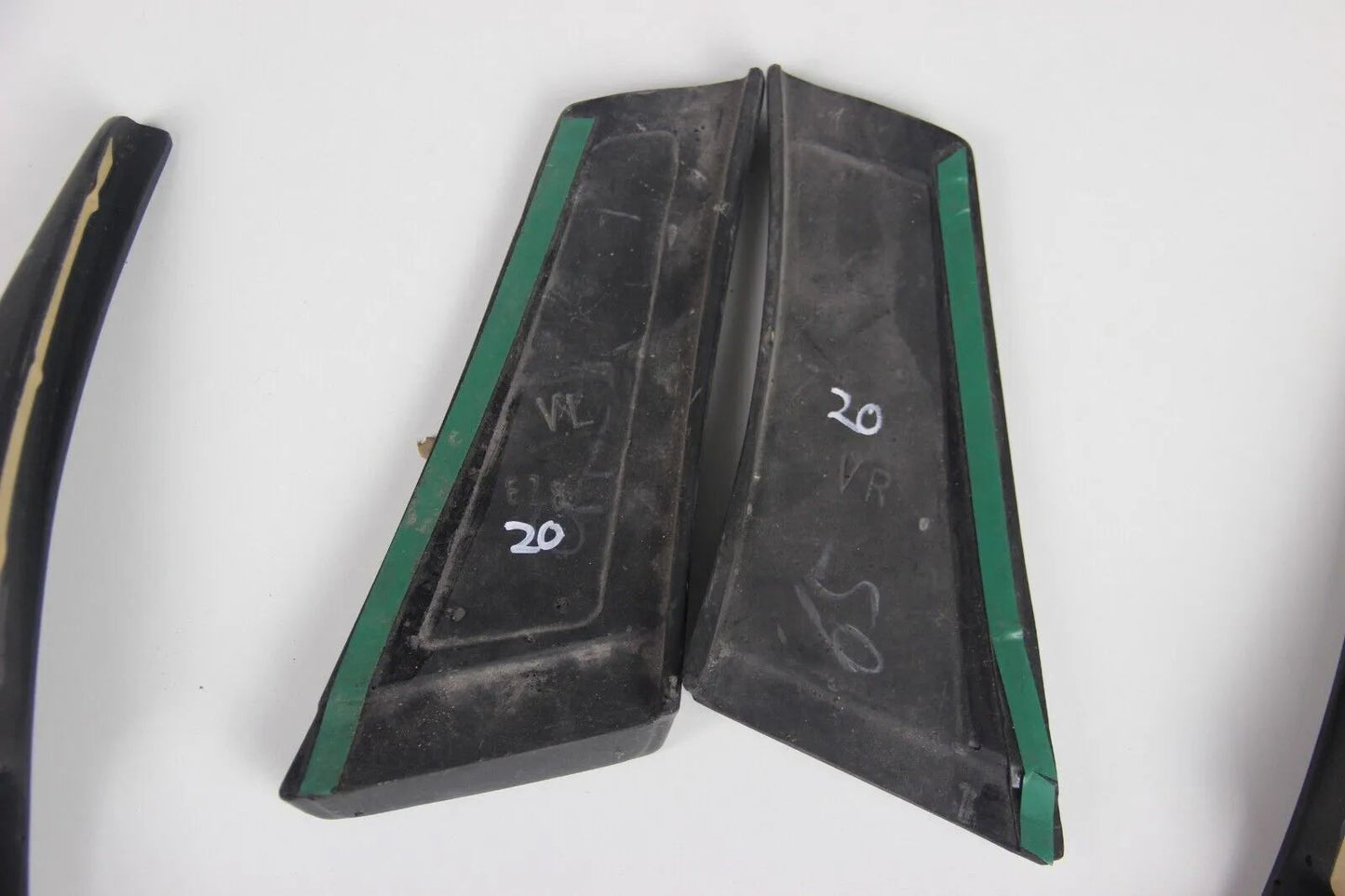 Original BMW E30 Steinschlagschutz Satz komplett neu vorne hinten 82119413940