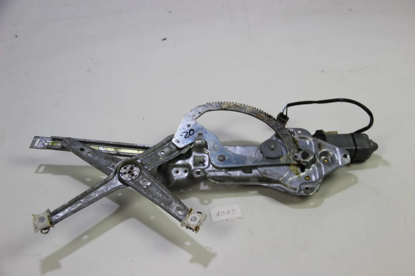Original BMW E34 Fensterheber Elektrisch Bosch Vorne Rechts 8351808