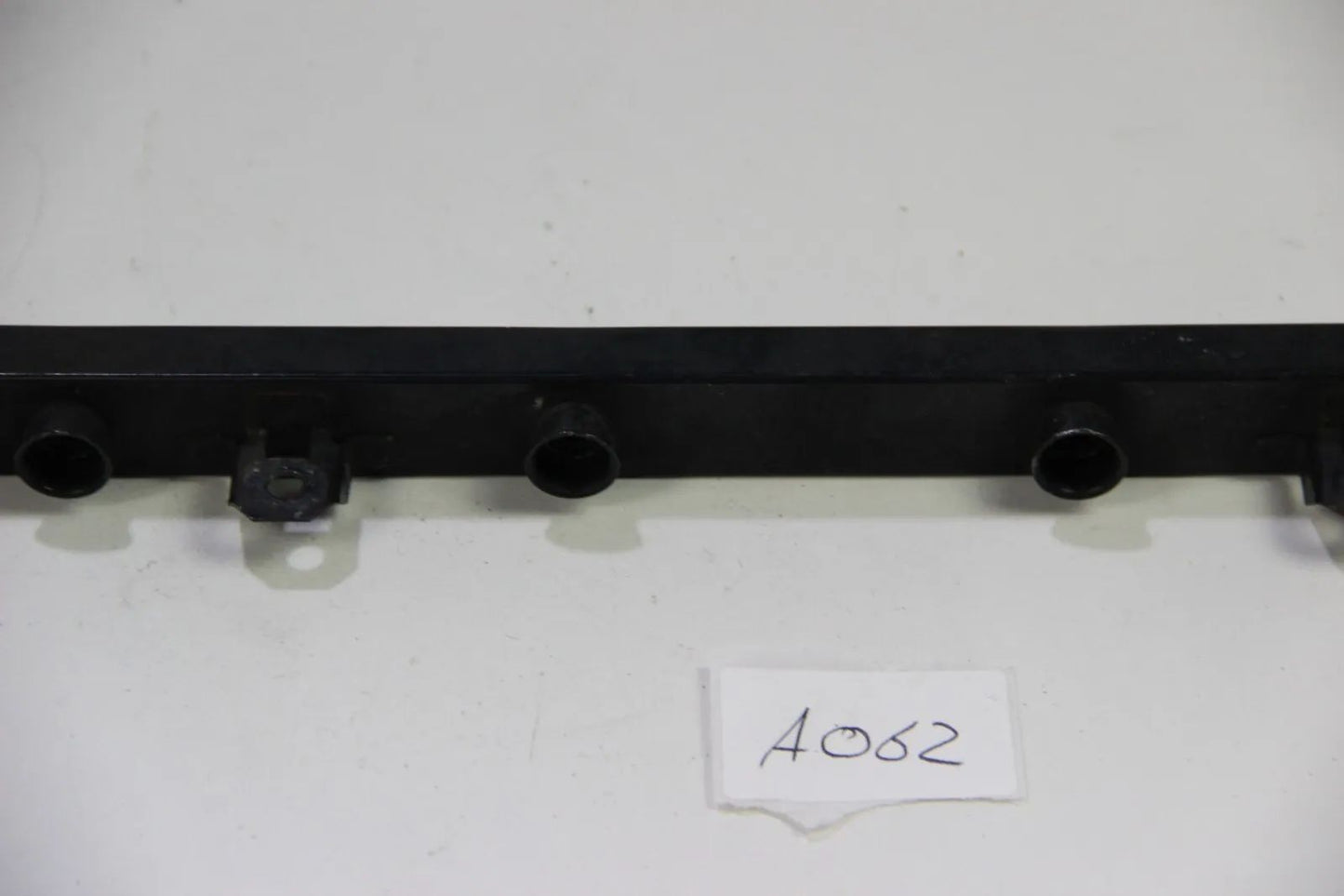Original BMW E30 M20 320i 325i Einspritzleiste Fuel Rail Benzin Injektor Leiste