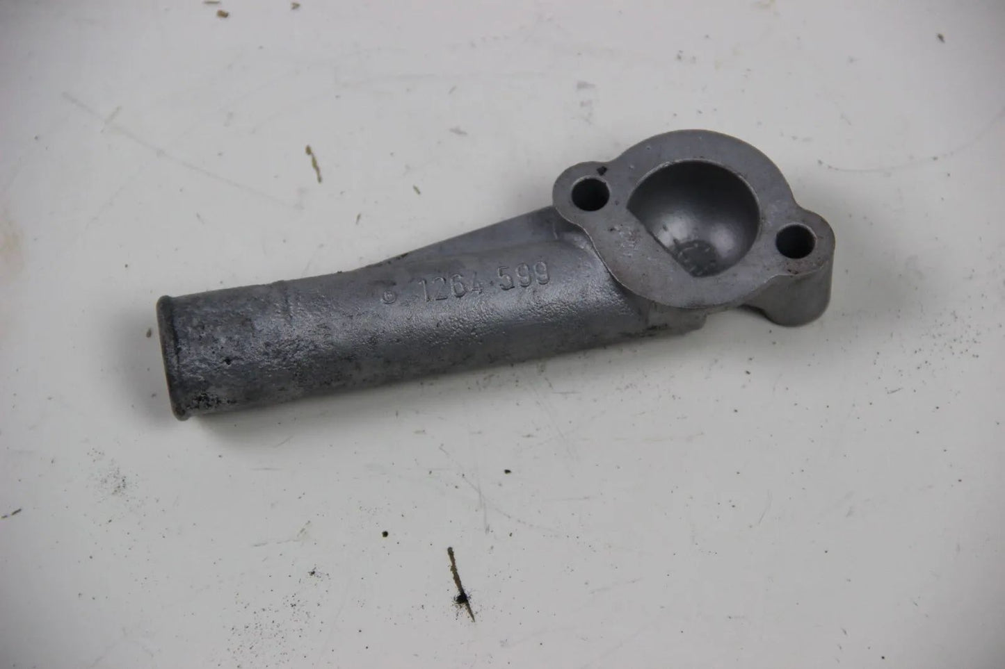 BMW E30 E34 E28 Zylinderkopf Kühlmittel Verbinder Anschluss 1264599