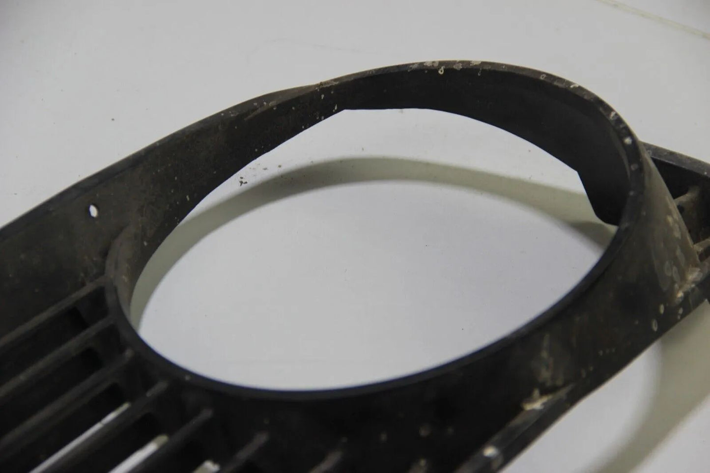 Original BMW E10 1502-2002 Zierleiste Scheinwerfer Rahmen Kühlergrill links