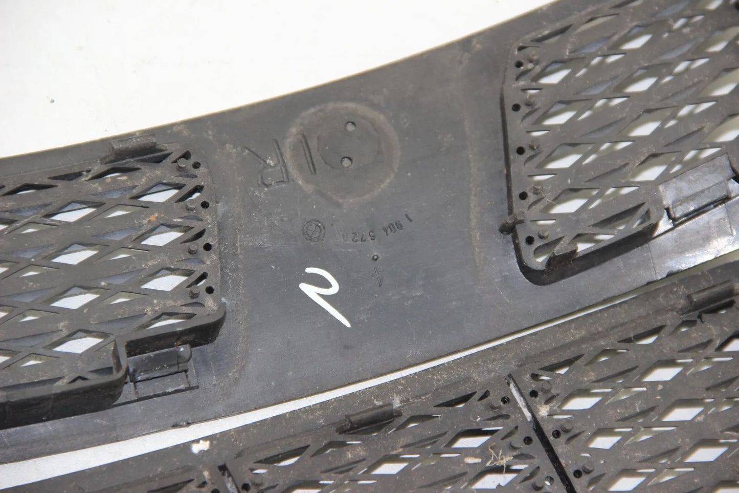 BMW E30 3er Ziergitter Blende Scheibenwischer Lüfter 1904571 1904572