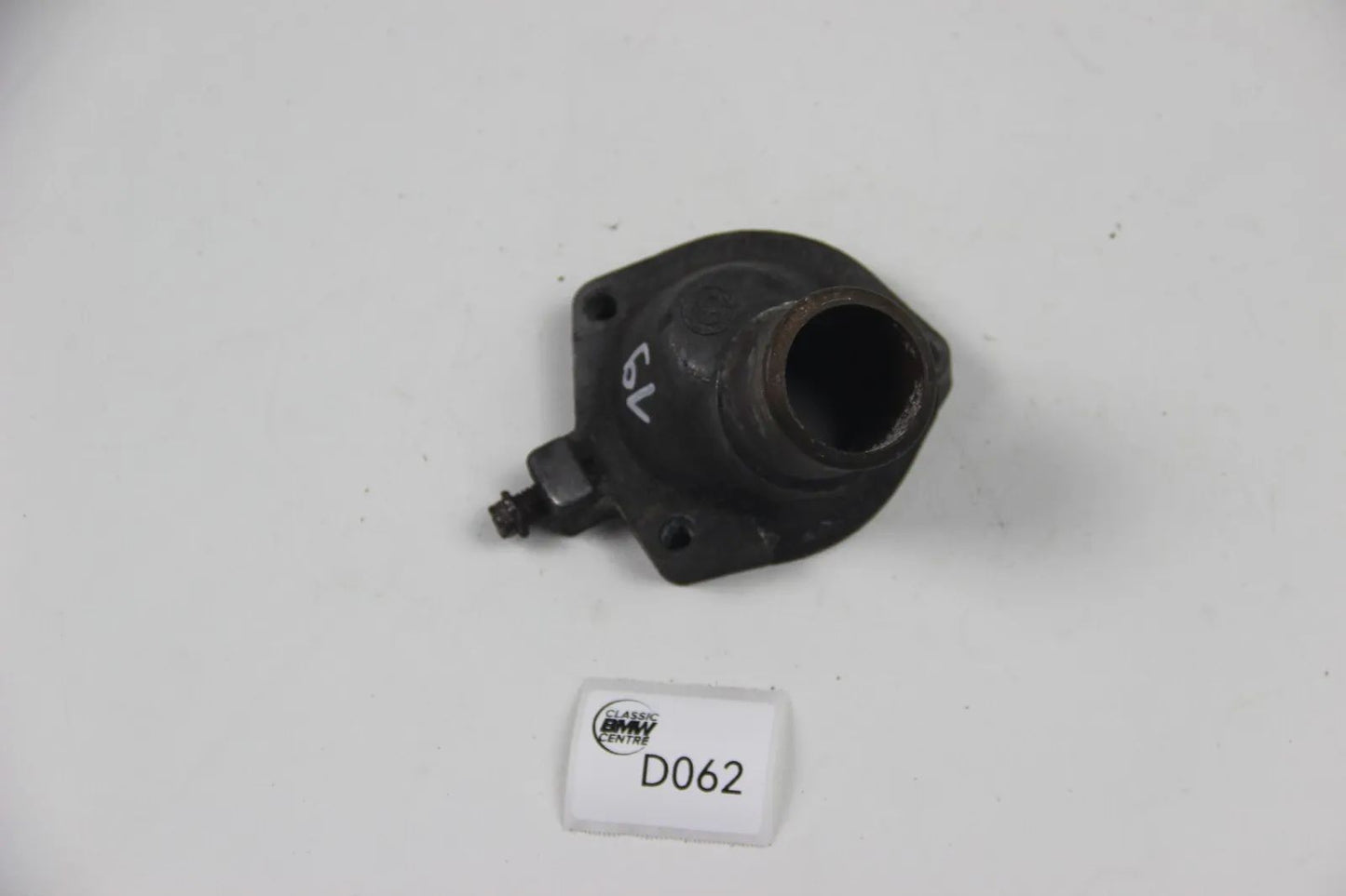 Original BMW E30 320i 323i 325i Wasserstutzen flansch Sockel M20 12650582 Kühler