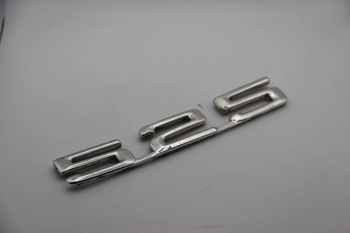 Original BMW E12 525 Modellbezeichnung Emblem Badge Schriftzug 51141869975