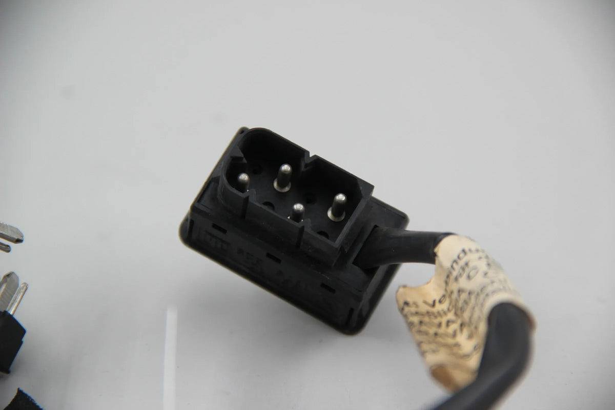 Original BMW E30 316i-325i M3 E28 E34 E24 Adapterleitung 4-Kanal 65121379329