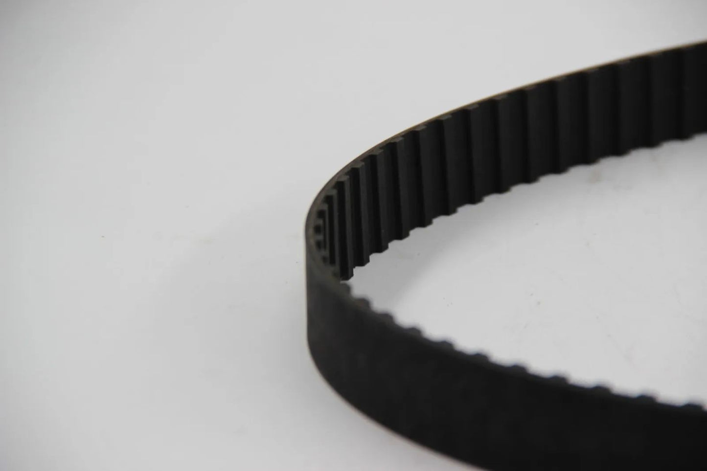 Original BMW E21 320/6 323i E12 E28 M20 Zahnriemen Rechteckprofil Z=110 1717215