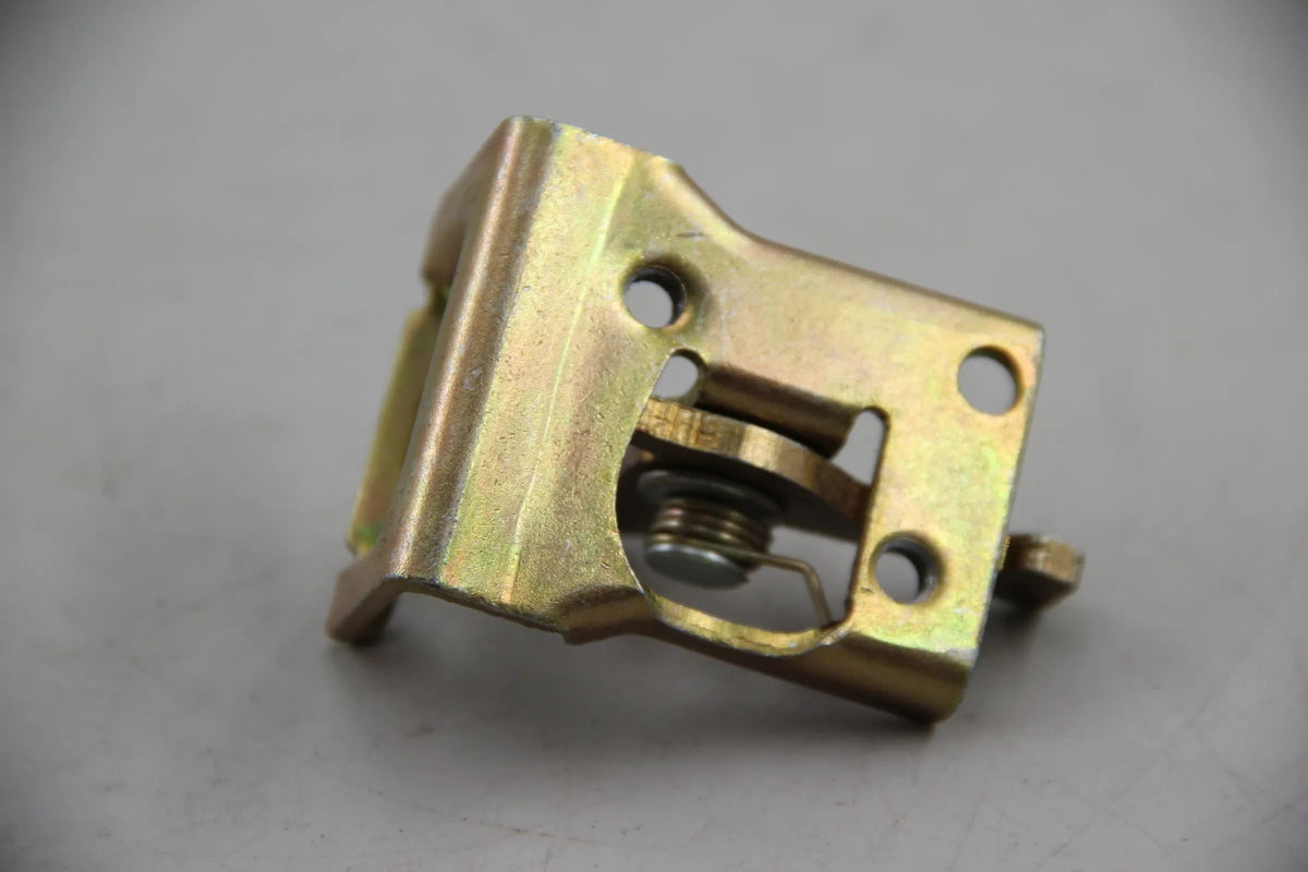 Original BMW E12 E24 Verschluss Unterteil Schließbügelunterteil NOS 51241818975