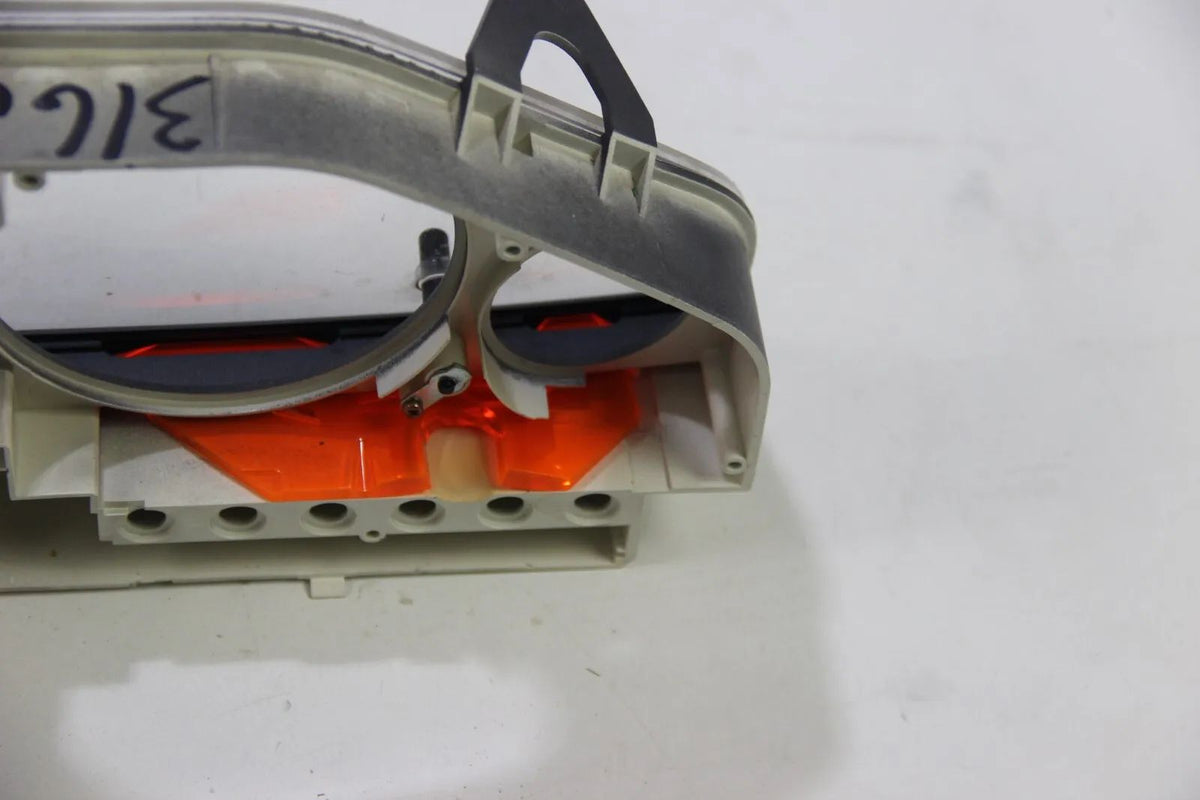 BMW E30 316i 318i	Kombiinstrument Tacho Gehäuse für Tachos mit Quartz Uhr