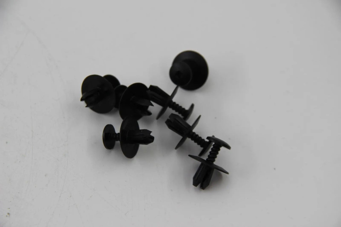 Original BMW E32 E38 E31 E28 E34 E81 E82 Spreizniet D=7,5MM 7Stk. 51481915964