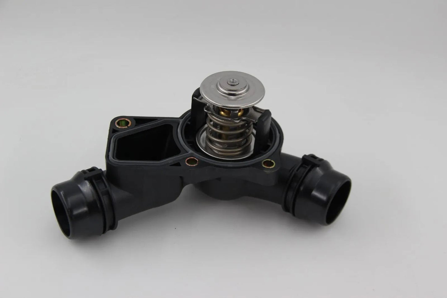 BMW E46 E39 M54 M52 E60 E61 X3 X5 Thermostatgehäuse mit Thermostat 11531437040