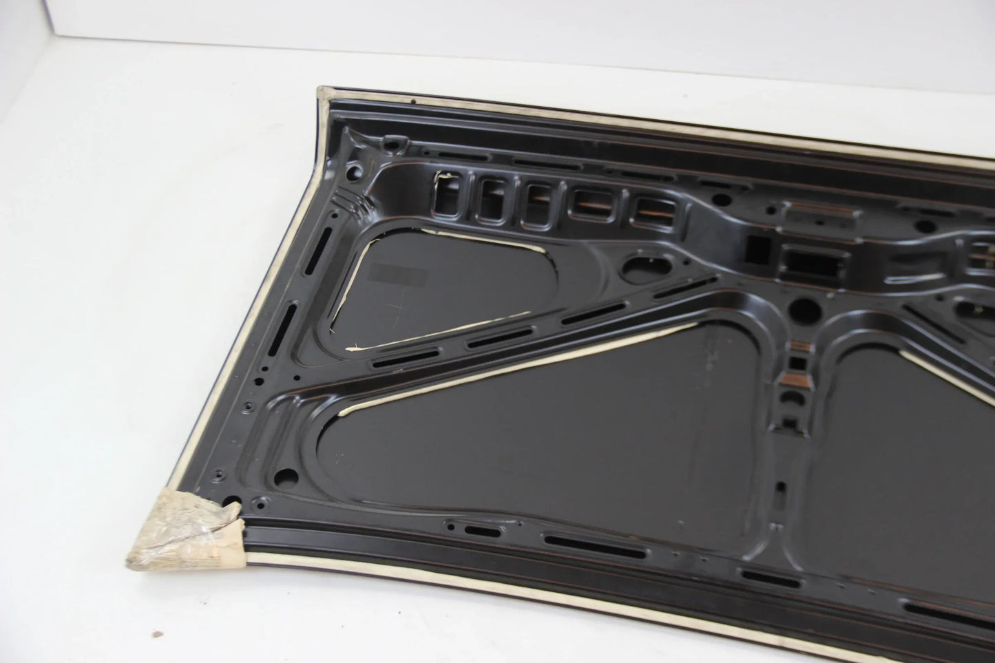 Original BMW E28 5er 518i-535i M5 M535i Heckklappe NOS Trunk Lid 41621921543