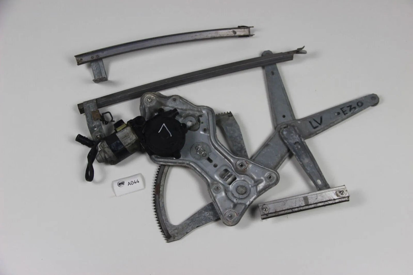 Original BMW E30 elektrischer Fensterheber Mechanismus links 2-Türer 51331932397
