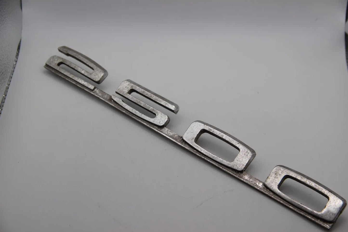 Original BMW E9 E3 2500 Modellbezeichnung Emblem Badge Schriftzug Typenschild
