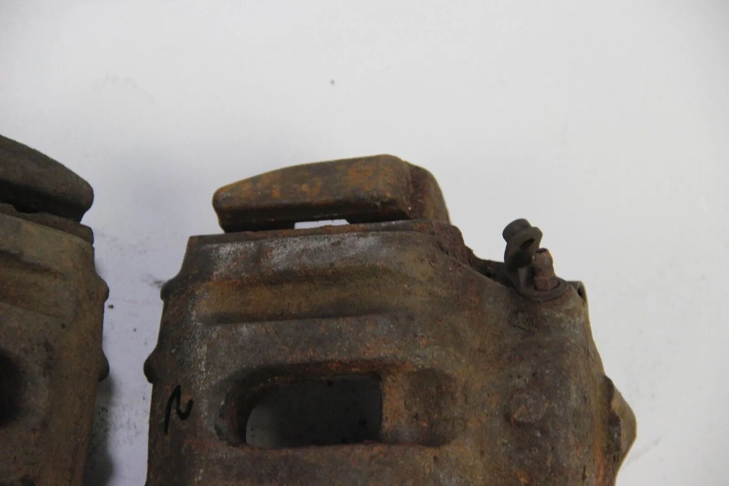 Original BMW E34 E32 Bremssattel vorne Links Rechts mit Träger Halter 60/22/302