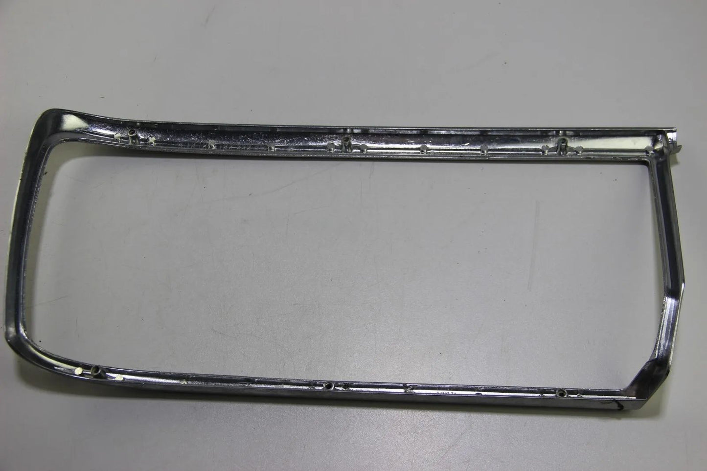 BMW E12 Heckleuchte Rücklicht Heckleuchte rechts chrom Rahmen taillight frame