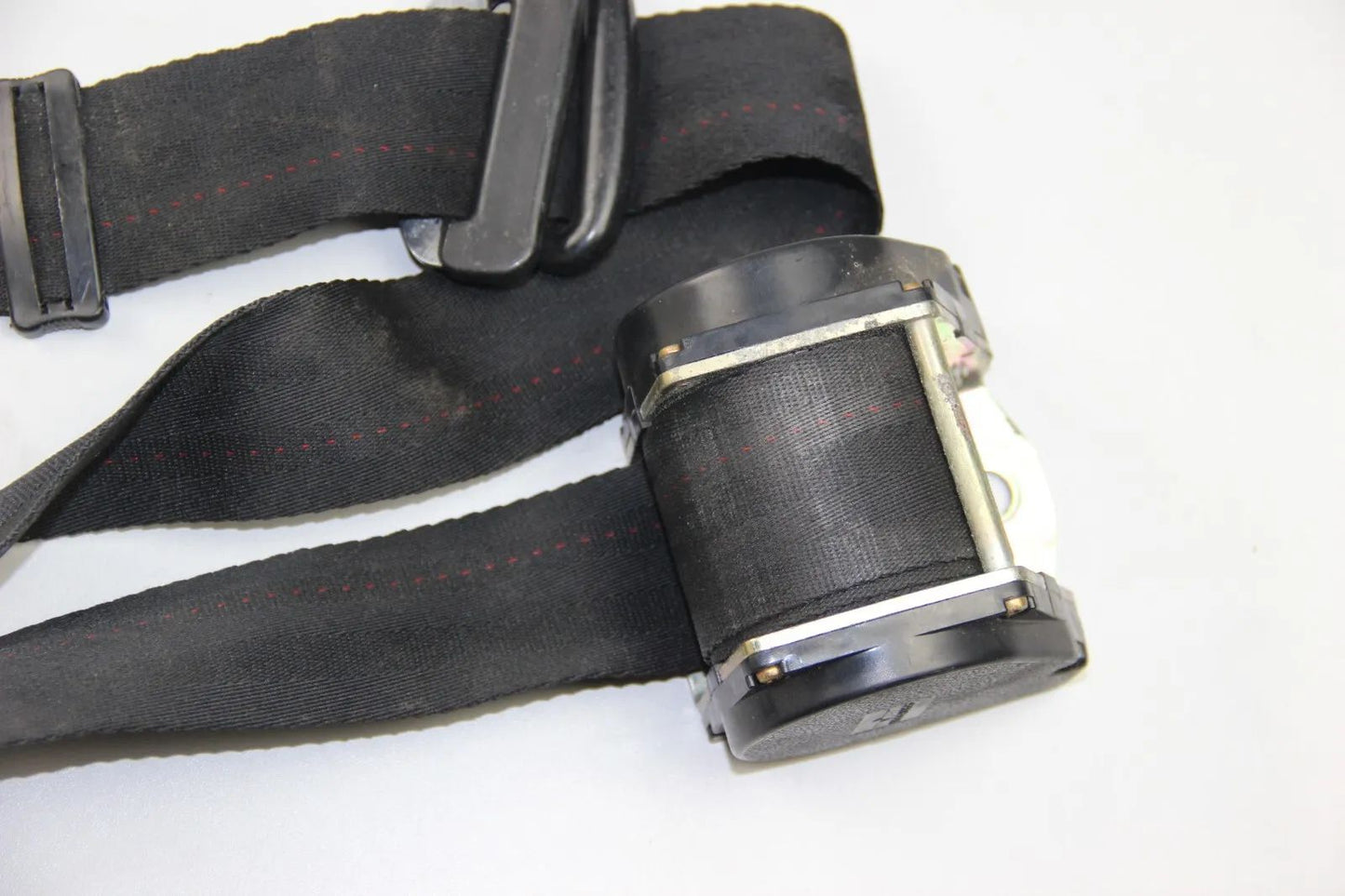 BMW E23 7er 1845070 Sicherheitsgurt Anschnallgurt rote Naht