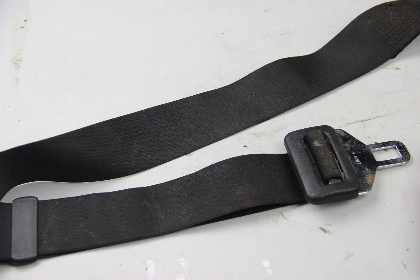 BMW E30 Sicherheitsgurt Anschnallgurt Gurt Rücksitzbank Mitte Beckengurt