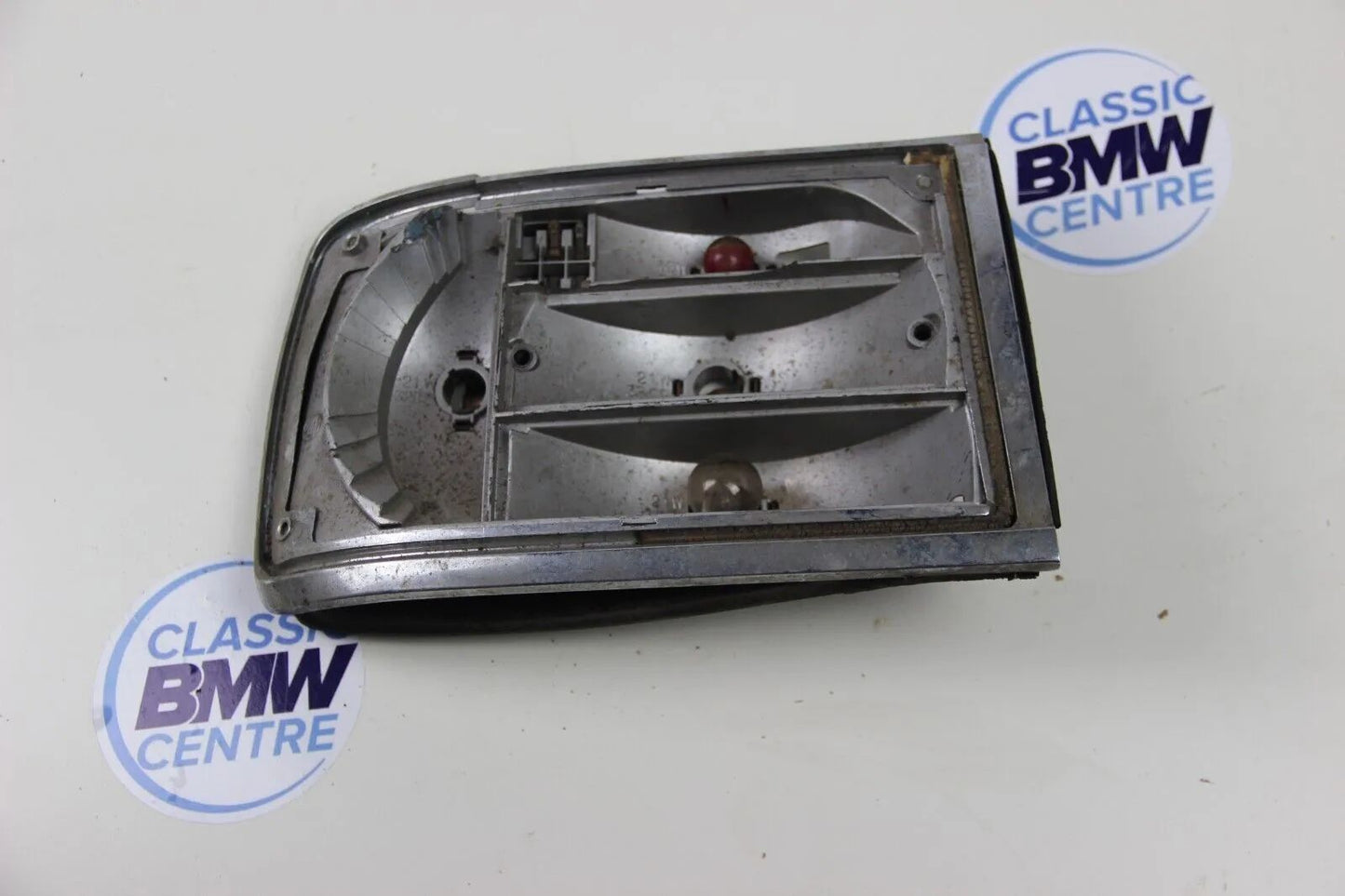 BMW 2002 E10 1502 1802 1602 E12 Rücklichtträger Rücklicht Gehäuse Ersatz
